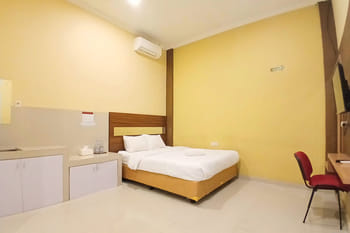 Shabrina Homestay Syariah Terminal Tirtonadi Solo RedPartner