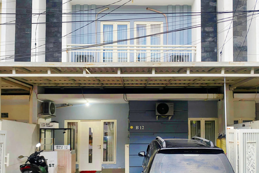 Tulip Syariah RedPartner near T2 Juanda Airport