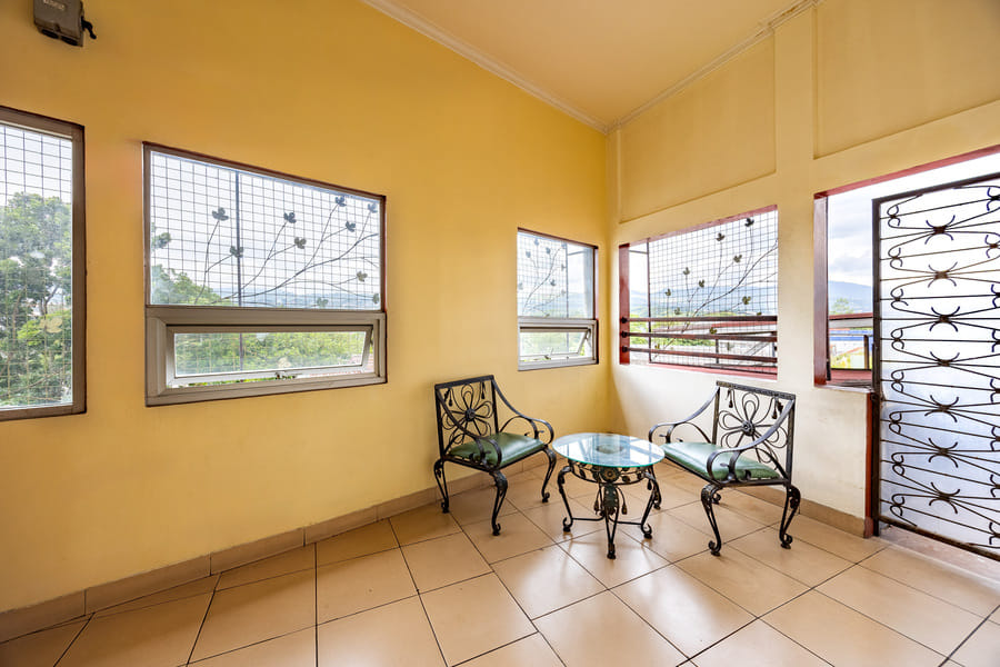 RedDoorz Plus @ Surapati 2