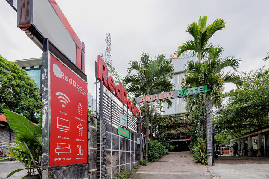 RedDoorz Plus @ Surapati 2