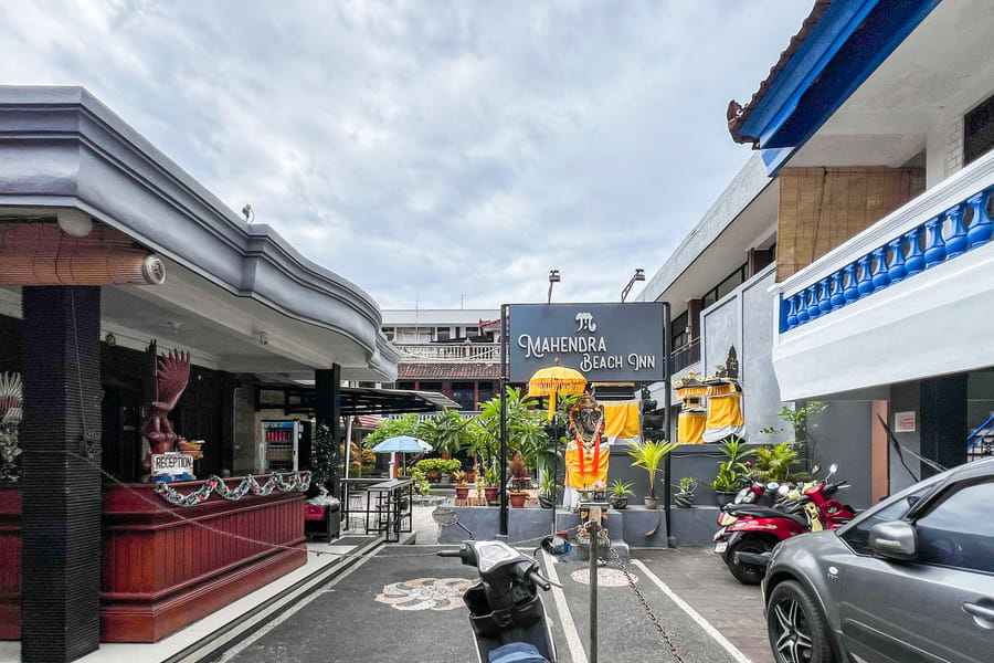 RedDoorz @ Mahendra Beach Inn Kuta