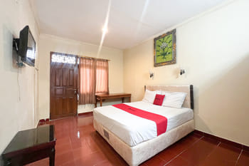 RedDoorz @ Mahendra Beach Inn Kuta