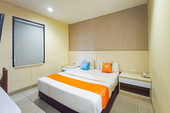 Sans Vibes Hotel Igloo Cikarang