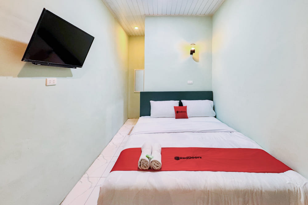 RedDoorz Room