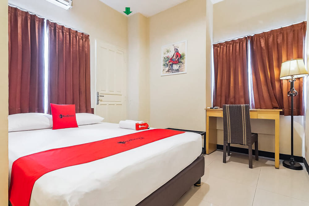 RedDoorz Room