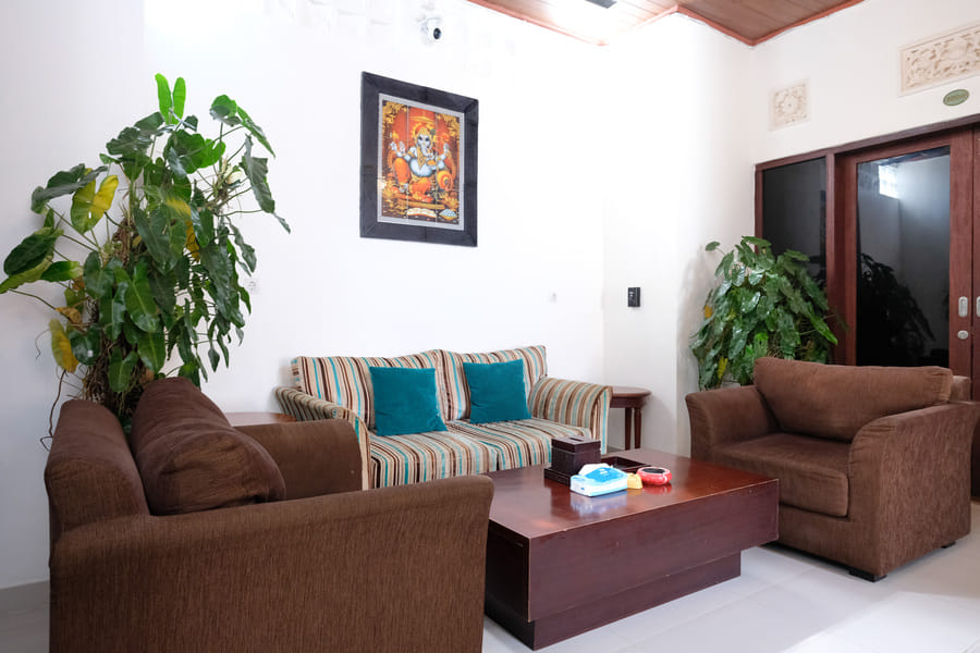 Urbanview Hotel Arta Guna Casa