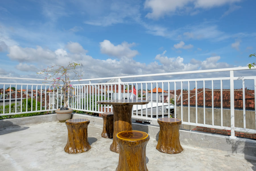 Urbanview Hotel Arta Guna Casa