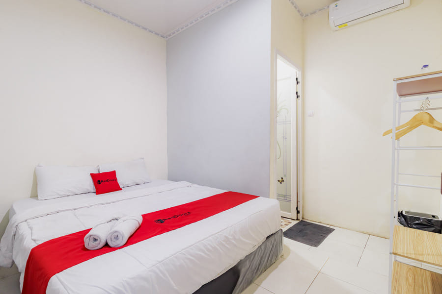 RedDoorz @ Balaraja Centre Plaza