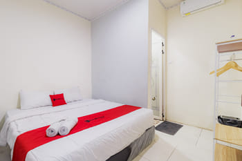 RedDoorz @ Balaraja Centre Plaza