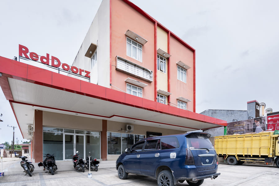 RedDoorz near Islamic center Samarinda