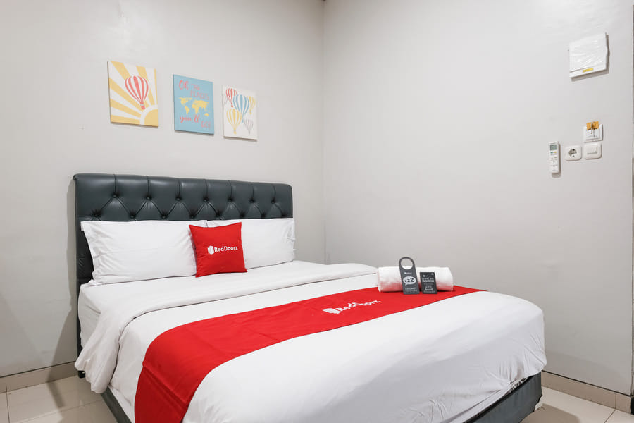 RedDoorz near Ciputra Golf Surabaya
