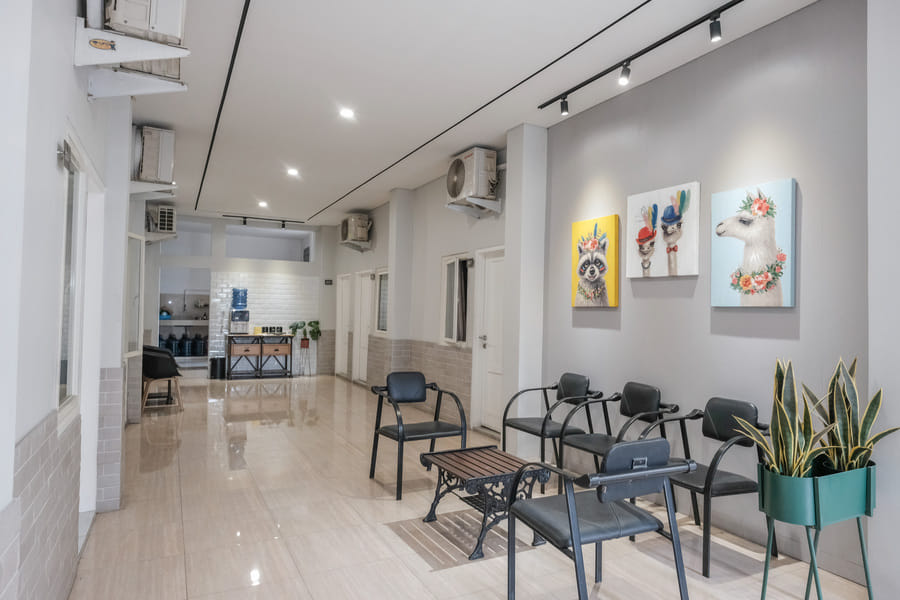 RedDoorz near Ciputra Golf Surabaya