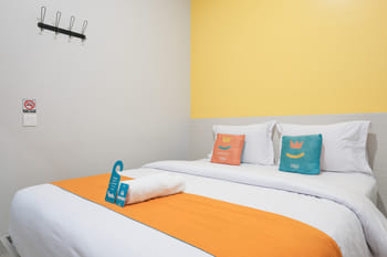 Sans Stay Olive Tree Surabaya