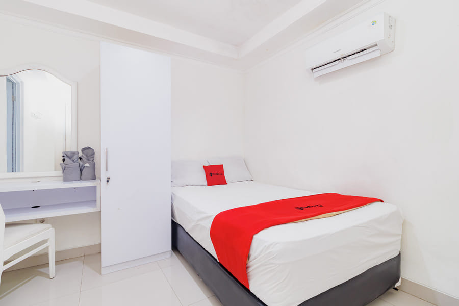 RedDoorz near Jakarta International Velodrome