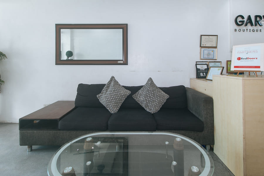 RedDoorz Plus @ Boni Avenue Mandaluyong