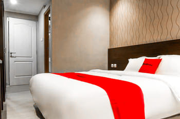 RedDoorz Plus @ Dipatiukur