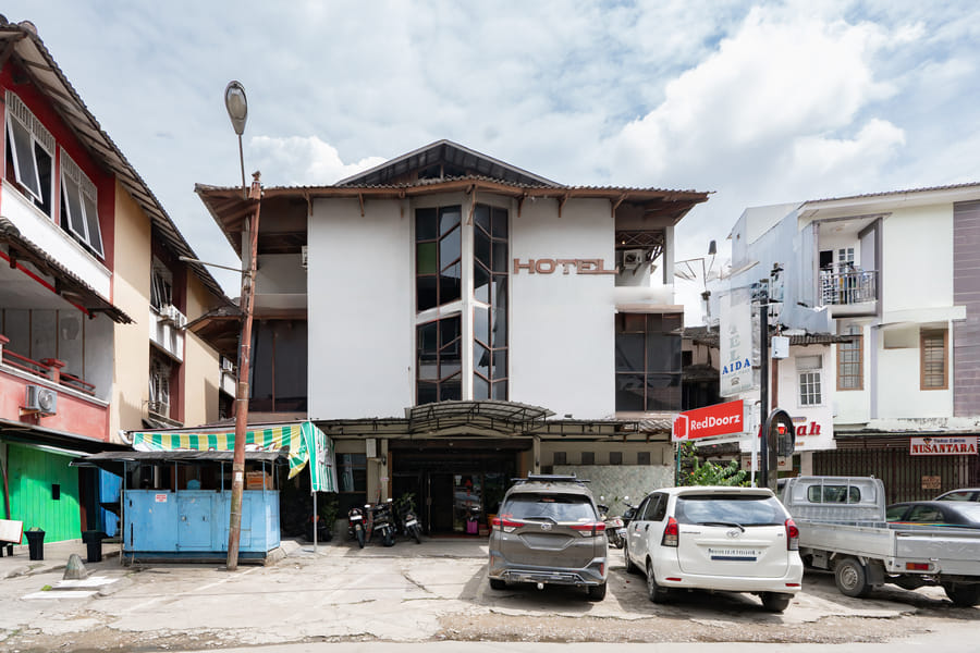 RedDoorz Syariah near Pasar Pagi Samarinda