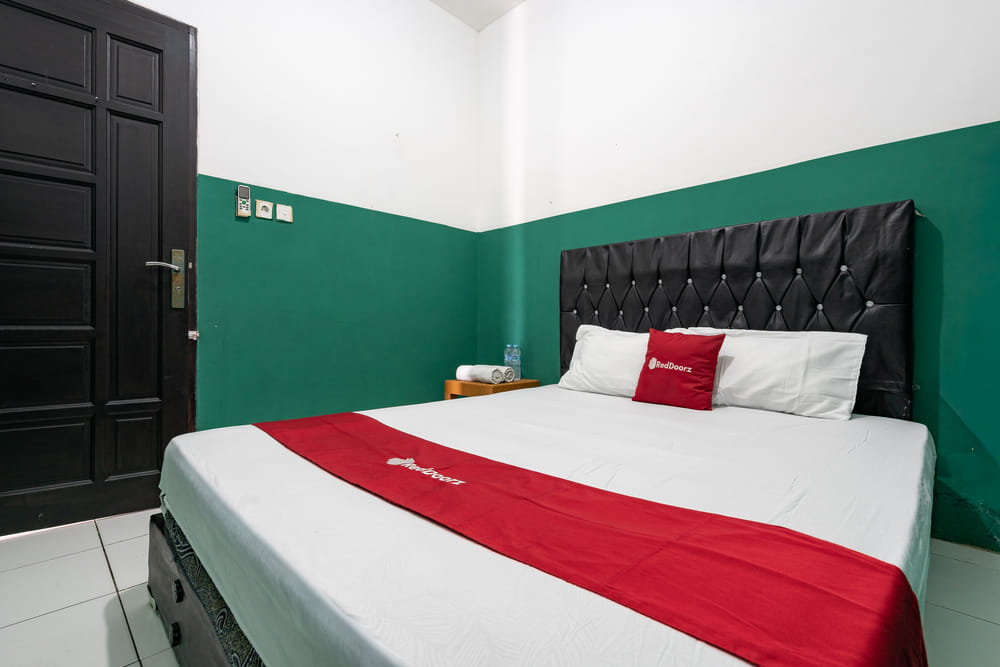 RedDoorz Room