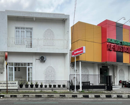 RedDoorz Syariah @ Homestay Al Mustaqim Magetan