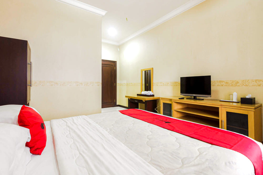 RedDoorz Deluxe Room