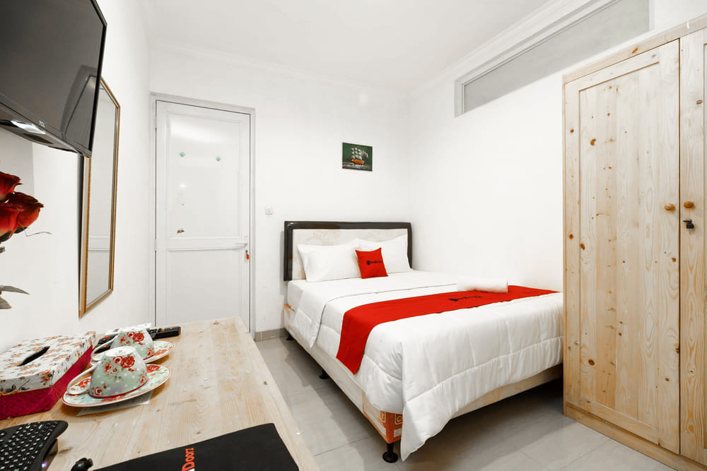 RedDoorz Room
