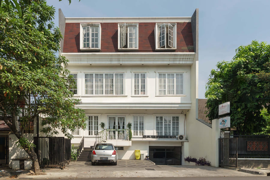 RedDoorz Syariah Plus near Pancoran 2