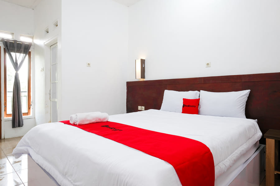 RedDoorz @ Omahku Guest House Batu
