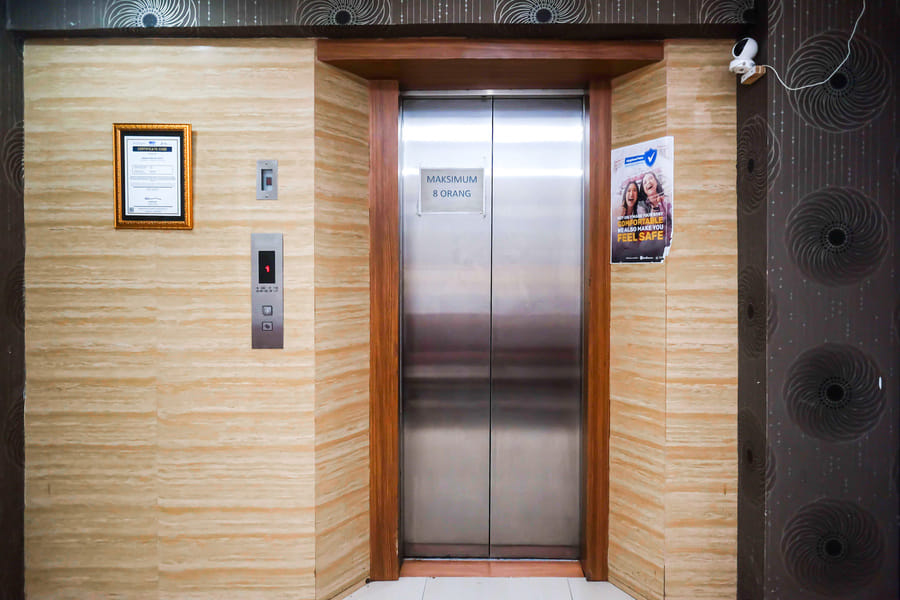 RedDoorz Plus @ Grand Populer Hotel Makassar