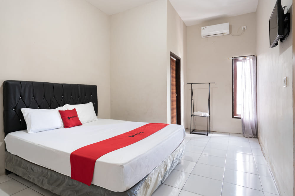 RedDoorz Room