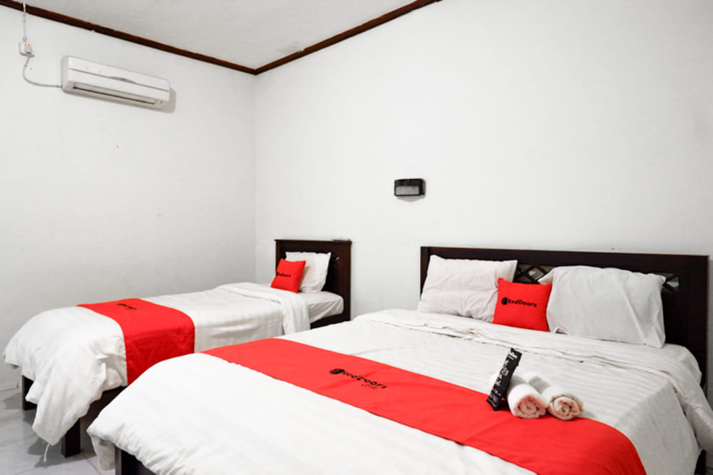 RedDoorz Family Room