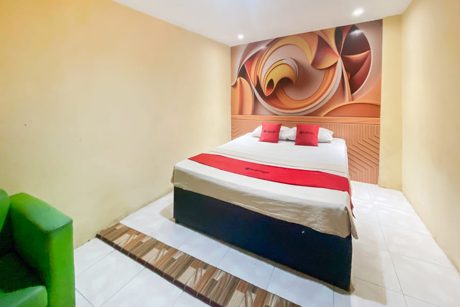 RedDoorz @ Hotel Warna Palopo