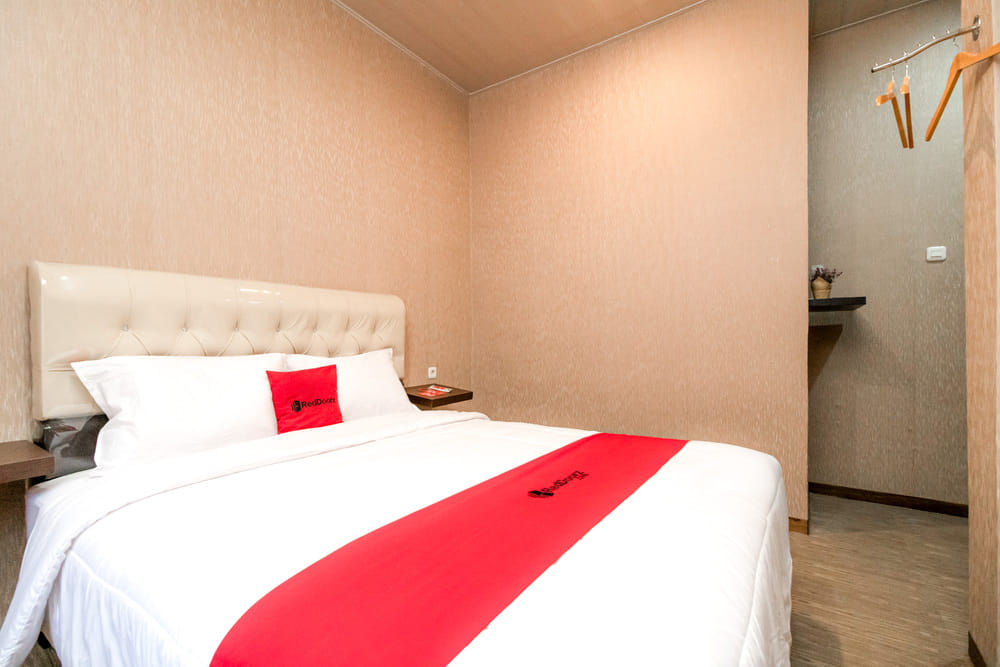 RedDoorz Room