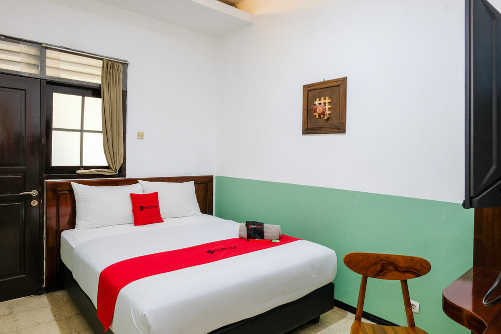RedDoorz Room