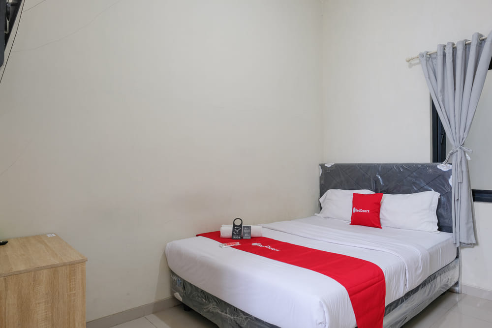 RedDoorz Room