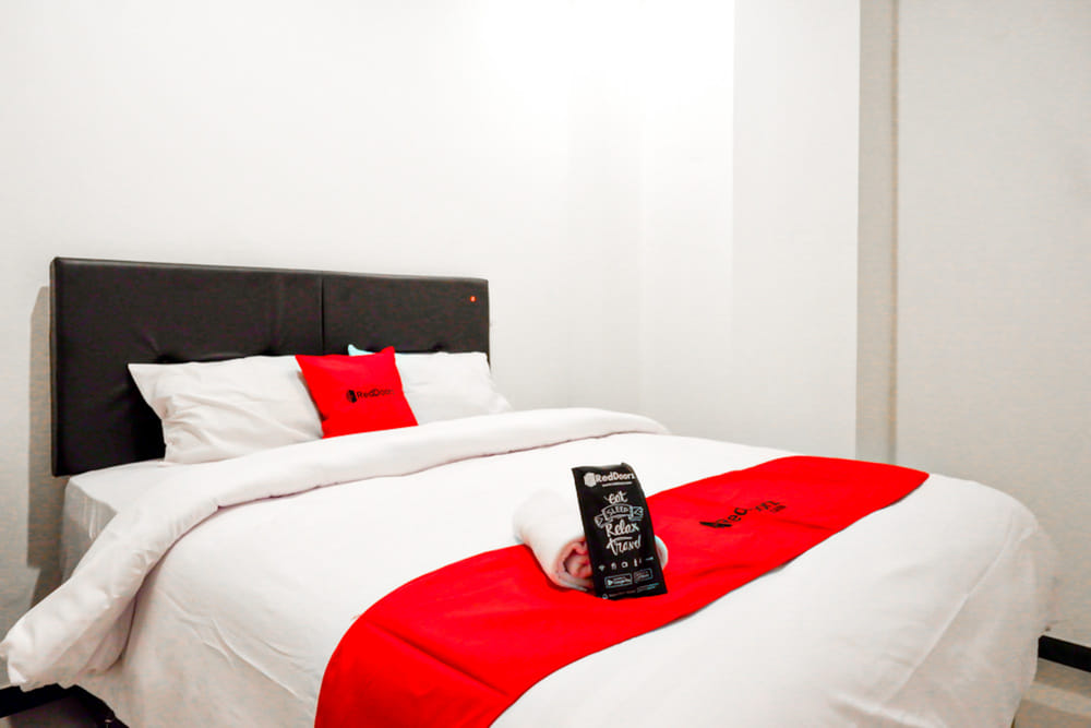 RedDoorz Deluxe Room