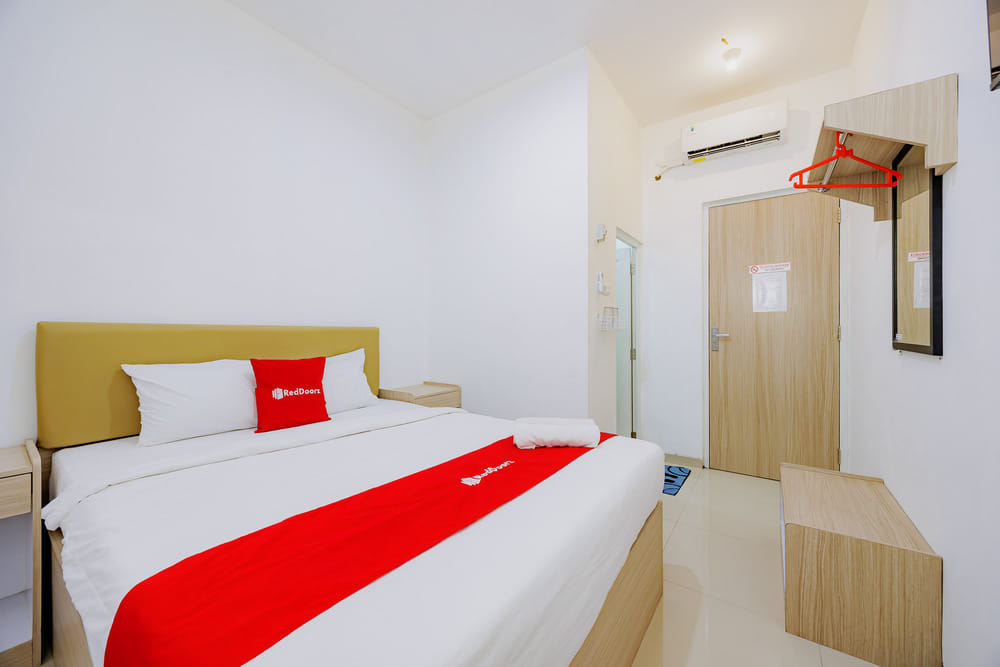 RedDoorz Room