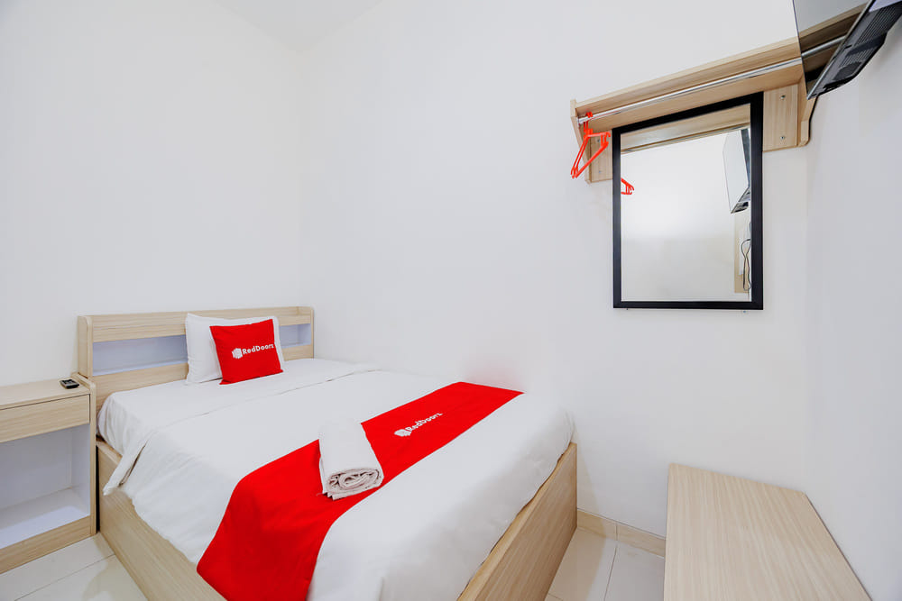 RedDoorz Single Room