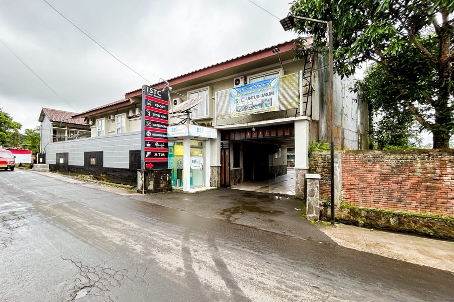 RedDoorz Resort @ ISTC Sukabumi