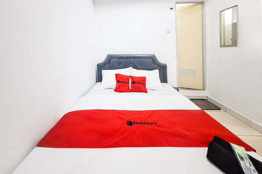 RedDoorz @ Etnik Guest House