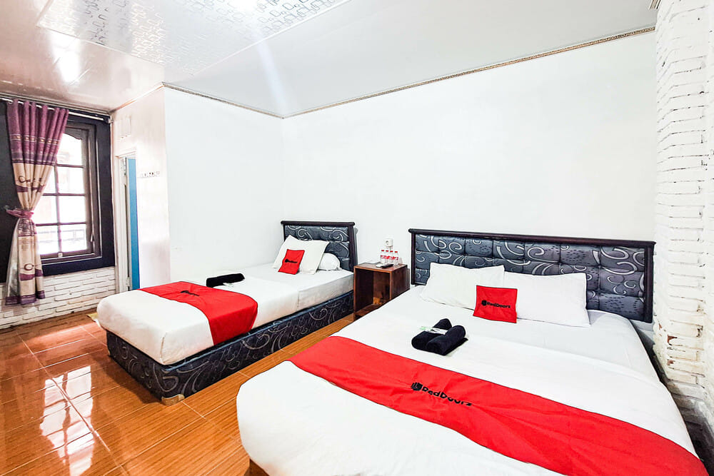 RedDoorz Family Room