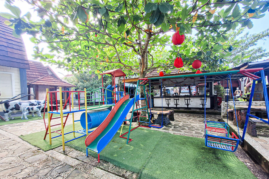 RedDoorz @ Etnik Guest House