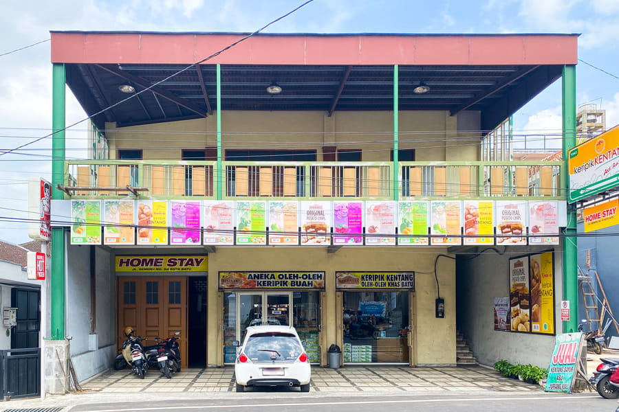 Rimbaku Homestay Syariah near Alun Alun Batu RedPartner