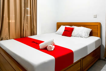 RedDoorz @ Pantai Karangpapak