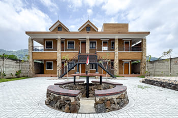 Urbanview Wichita Syariah Cabin Maribaya