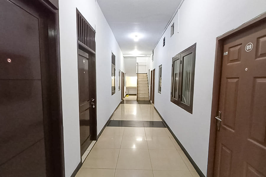 RedDoorz near Stasiun Rawa Buntu