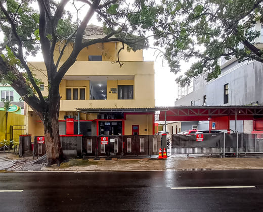 RedDoorz near Stasiun Rawa Buntu