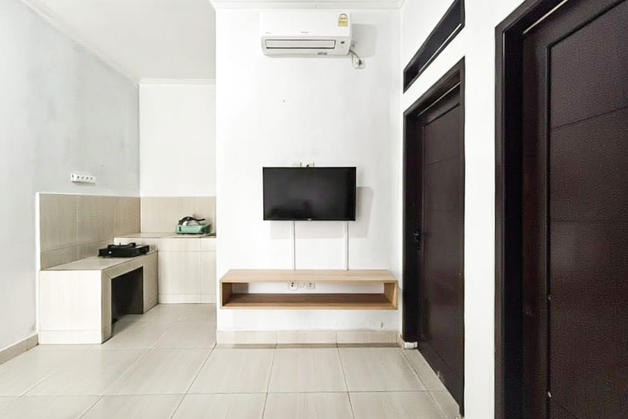 RedDoorz @ Pondok Diana Pantai Ujung Genteng 4