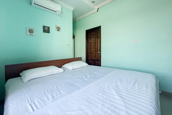 RedDoorz near Pantai Lumban Bul Bul Balige Toba