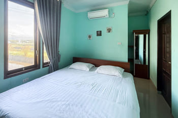 RedDoorz near Pantai Lumban Bul Bul Balige Toba