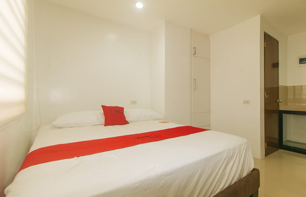 RedDoorz Room